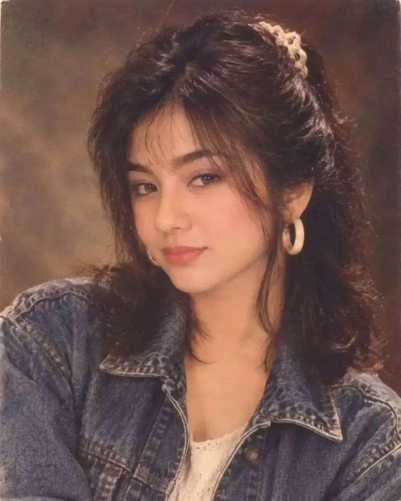 Portrait Girls 80s Look