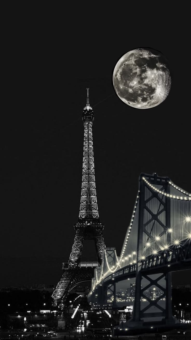 Eiffel Tower & Moon 🌙